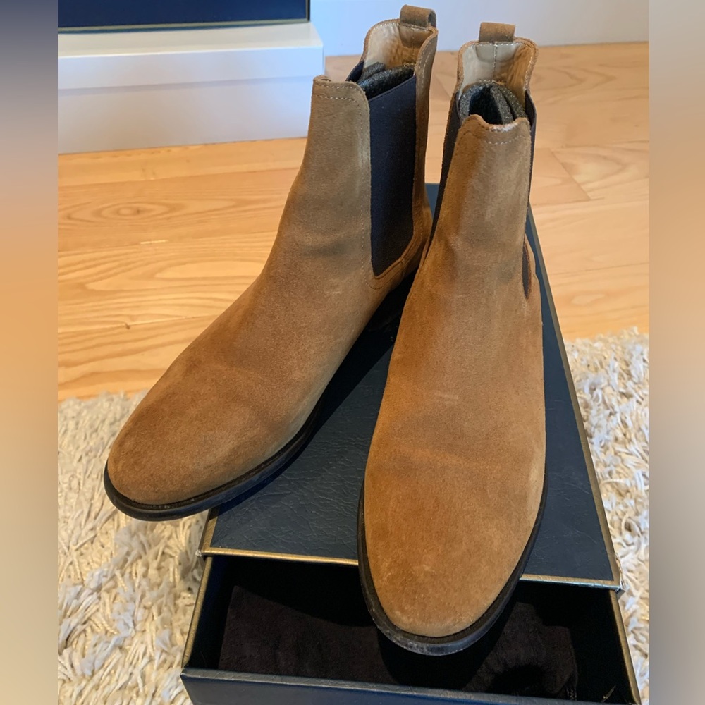 Fairfax and Favor women’s Tan Suede Chelsea Boot US8